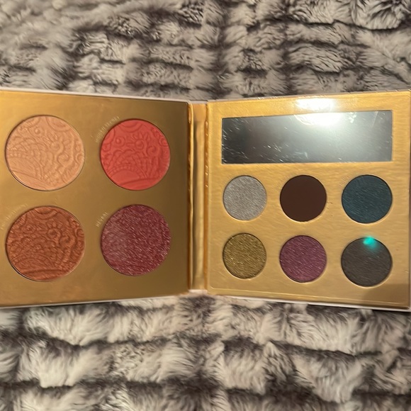 Pur - Midnight Masquerade - Face Palette with Eyeshadows and Blushes - Picture 4 of 5
